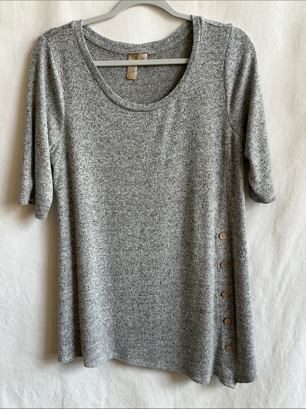Misia heather gray short sleeve asymmetrical hem knit top, size XL